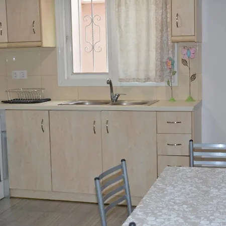 Kalamia's Cozy Lägenhet Pýrgos